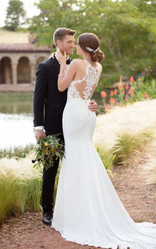 Essense D2405 01 530x845 1