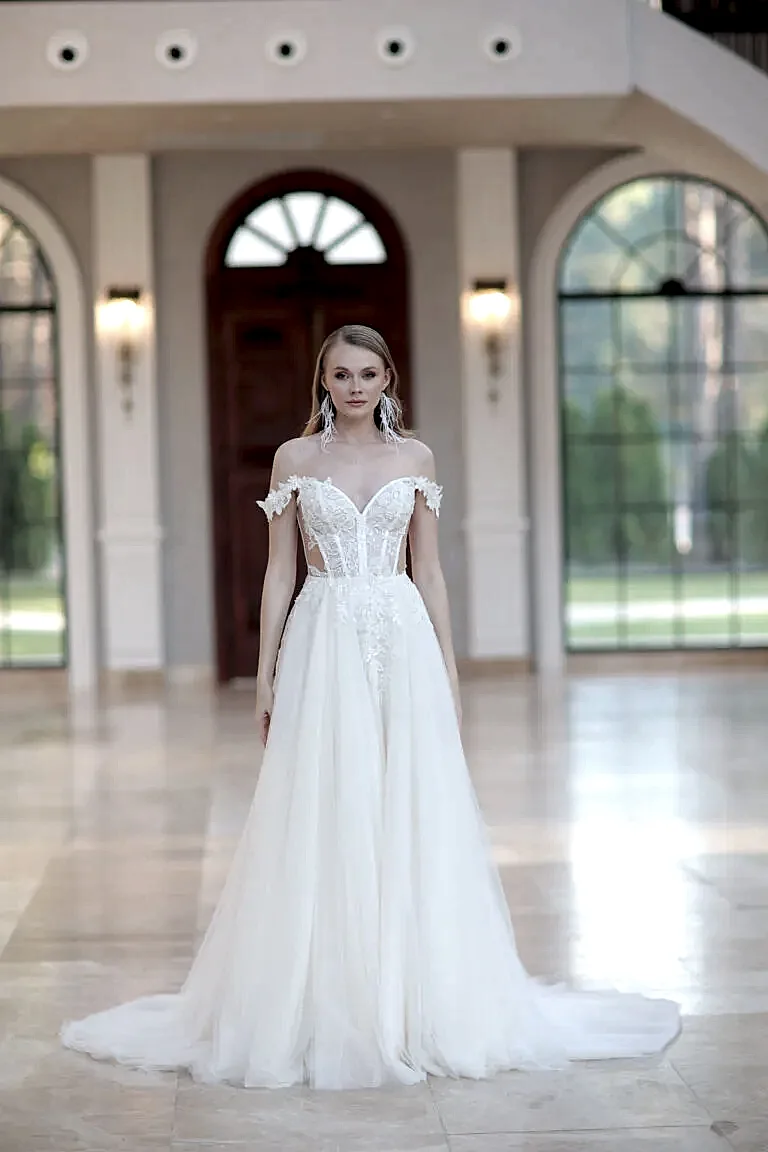 2025 gelinlik modeli tuta 4